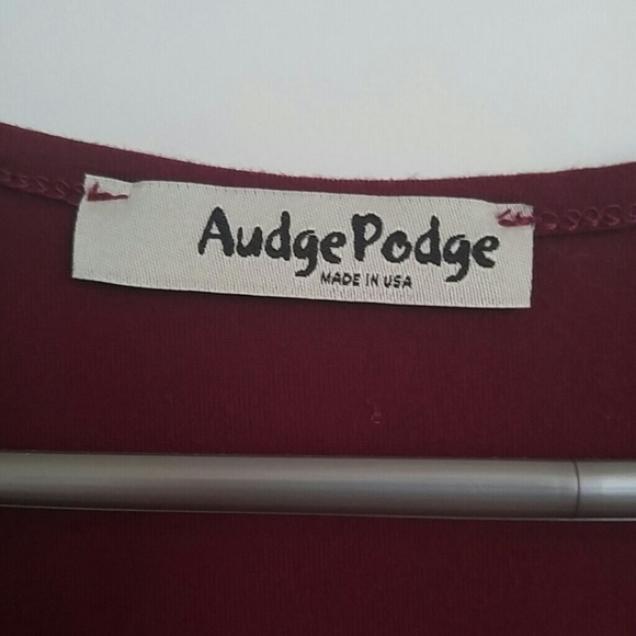 Audge Podge Burgundy Tunic Size M (A5) - Picture 3 of 4
